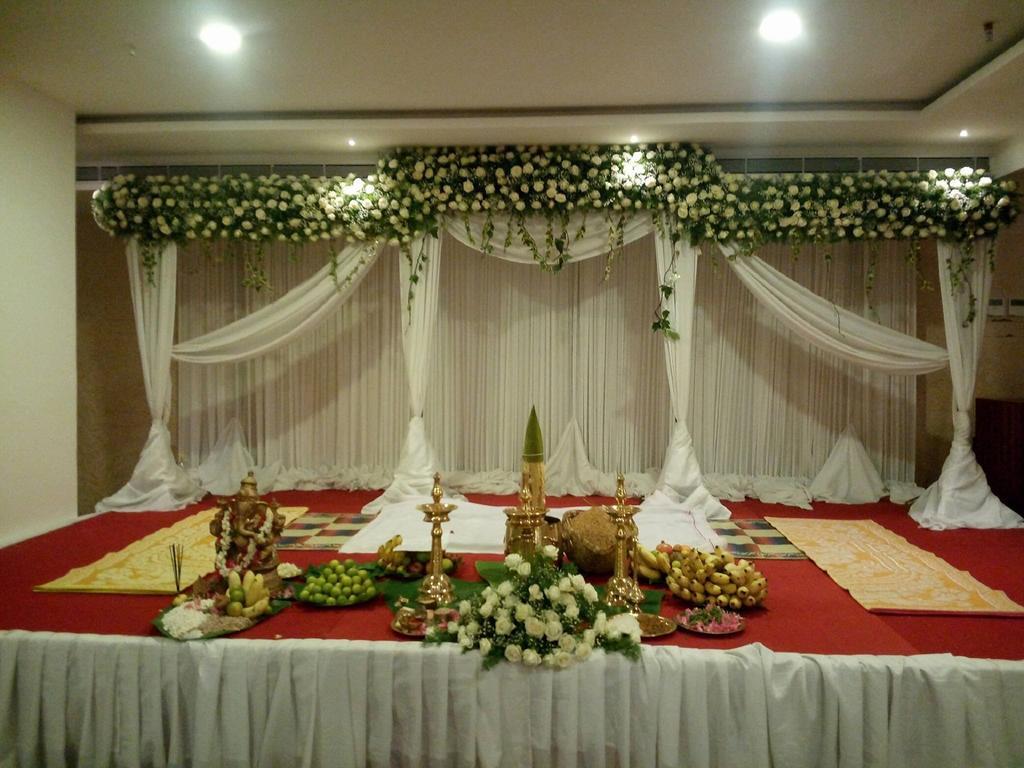 The Garuda Hotel Thrissur Eksteriør bilde