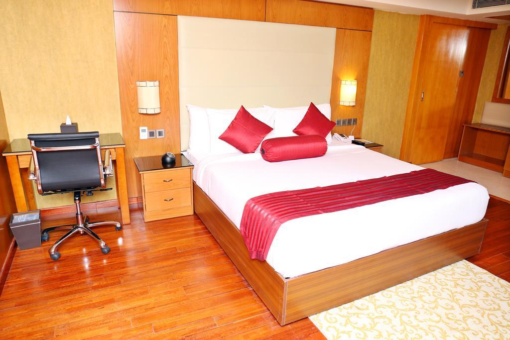 The Garuda Hotel Thrissur Eksteriør bilde